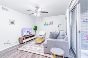 Vivant - SoLa Chic King Bed Suites, Close to Downtown